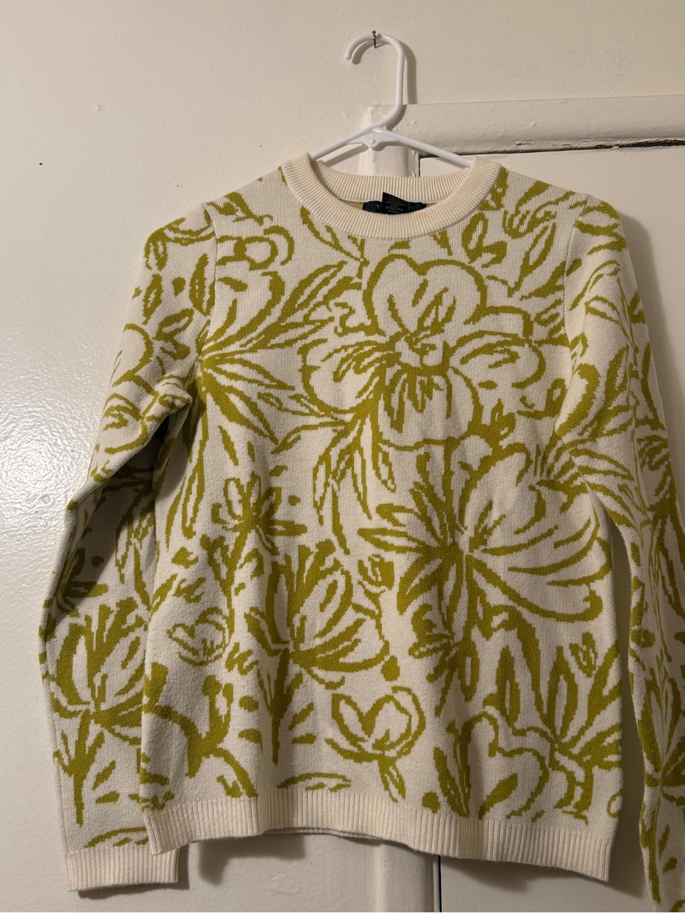 Tahari Floral Knit Sweater Olive Green White Small Cottagecore Grandmacore